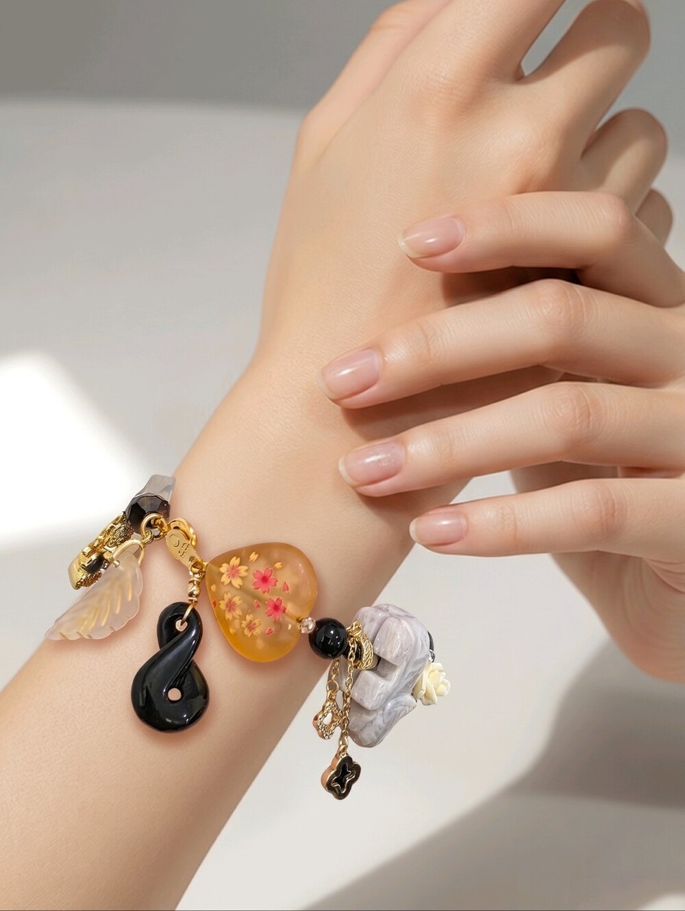 Bamboo Agate And Onyx And Clear Qarts Mix Luxury Charms Bracelet